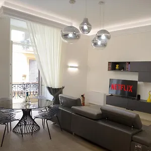Fafgrandsuitenapoli , Napoli Italia